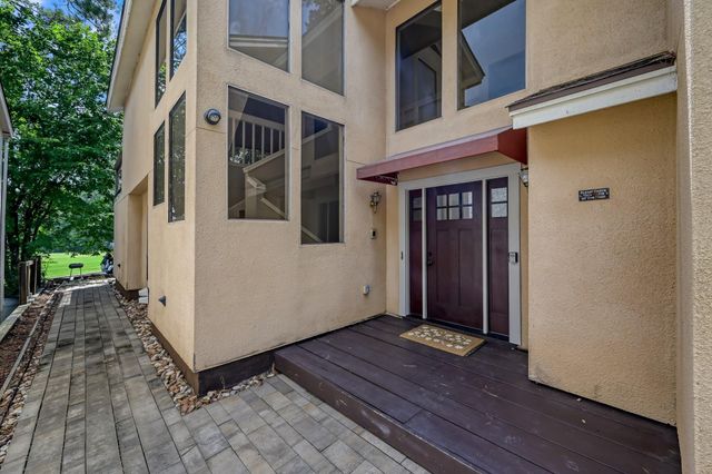 4 Waters Edge Street, Conroe, TX 77356