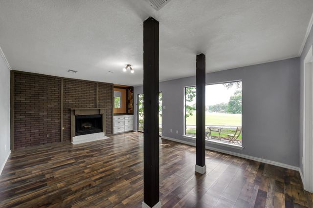 4 Waters Edge Street, Conroe, TX 77356