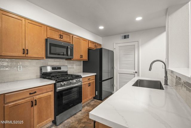 17000 Wedge Parkway 422, Reno, NV 89511