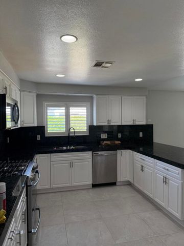 32790 Aurora Vista Road, Cathedral City, CA 92234