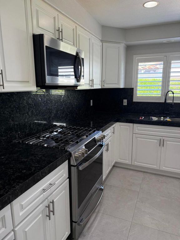 32790 Aurora Vista Road, Cathedral City, CA 92234