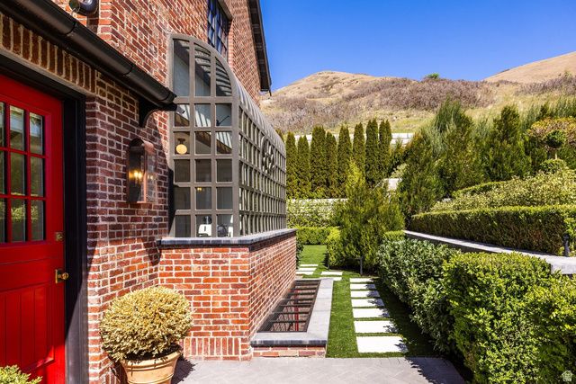 299 E OAK FOREST RD, Salt Lake City, UT 84103