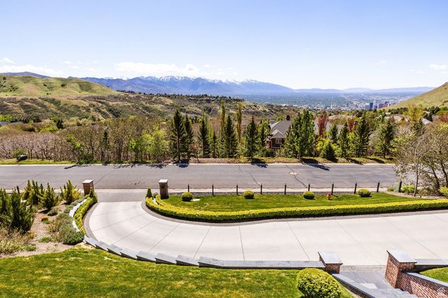 299 E OAK FOREST RD, Salt Lake City, UT 84103