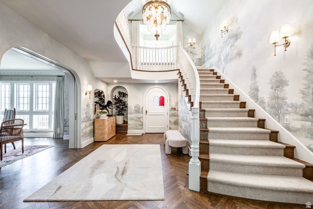 Image 4 of property listing at 299 E OAK FOREST RD, Salt Lake City, UT 84103