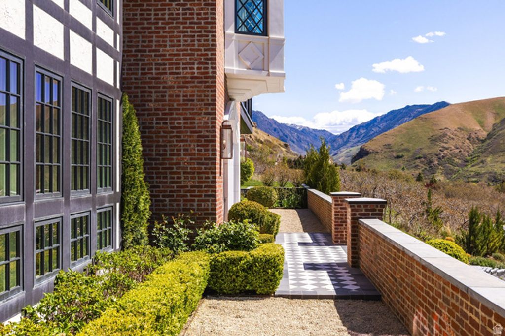 Image 77 of property listing at 299 E OAK FOREST RD, Salt Lake City, UT 84103