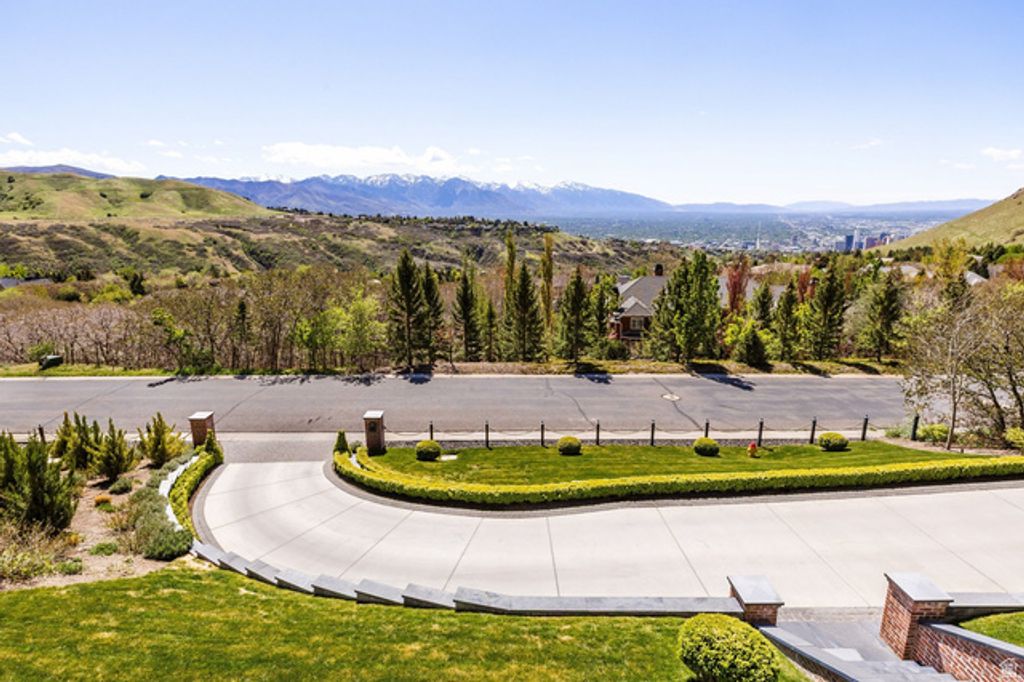Image 85 of property listing at 299 E OAK FOREST RD, Salt Lake City, UT 84103