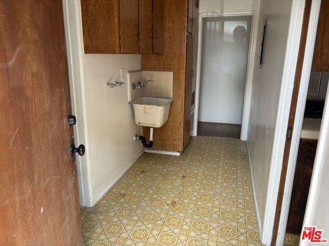 366 E Hillsdale Street, Inglewood, CA 90302
