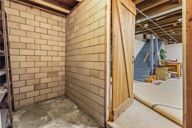 10322 Dover Road, Apple Creek, OH 44606