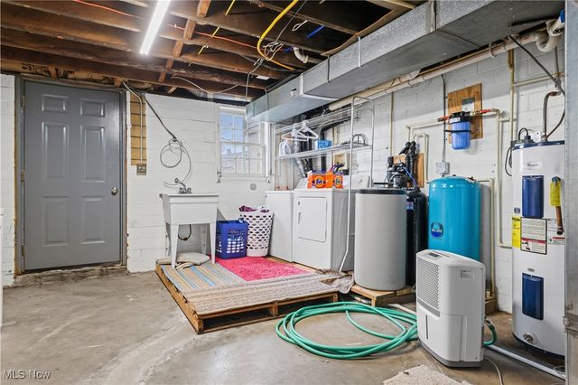 10322 Dover Road, Apple Creek, OH 44606