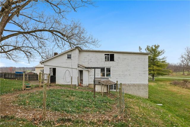 10322 Dover Road, Apple Creek, OH 44606