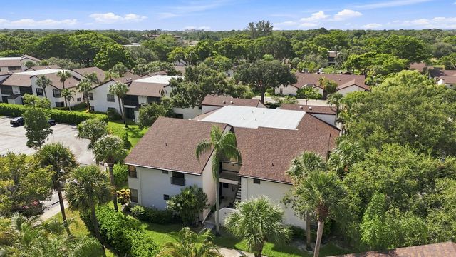 2581 CARAMBOLA Circle N 1868, Coconut Creek, FL 33066
