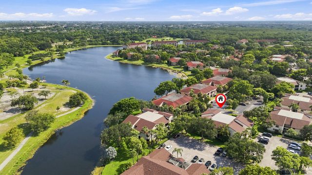 2581 CARAMBOLA Circle N 1868, Coconut Creek, FL 33066