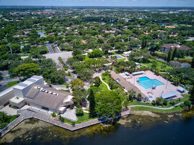 2581 CARAMBOLA Circle N 1868, Coconut Creek, FL 33066