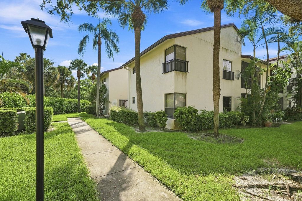 2581 CARAMBOLA Circle N 1868, Coconut Creek, FL 33066