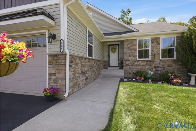 906 Sun Valley Way, Chesterfield, VA 23236