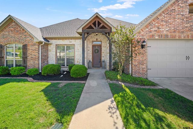 1013 Crescent Hill Ct, Bullard, TX 75757