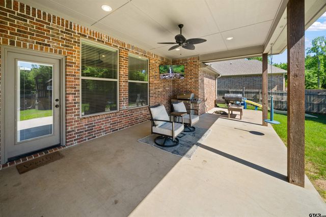 1013 Crescent Hill Ct, Bullard, TX 75757
