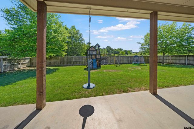 1013 Crescent Hill Ct, Bullard, TX 75757