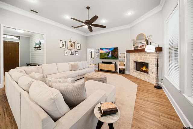 1013 Crescent Hill Ct, Bullard, TX 75757