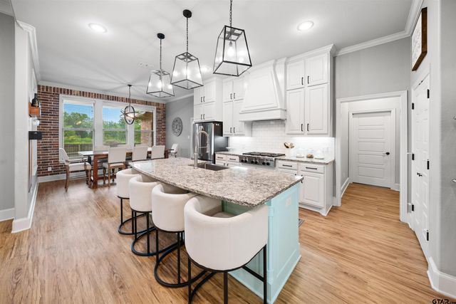 1013 Crescent Hill Ct, Bullard, TX 75757