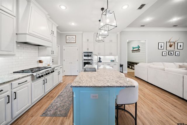 1013 Crescent Hill Ct, Bullard, TX 75757