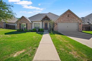 1013 Crescent Hill Ct, Bullard, TX 75757