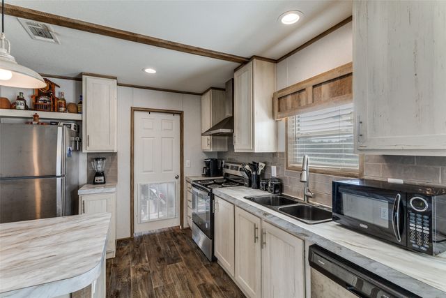 4599 Burwick Road, Jacksboro, TX 76458