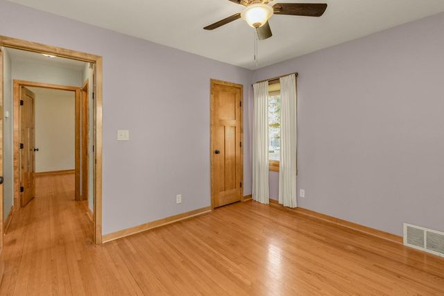 2065 William Street, Roseville, MN 55113