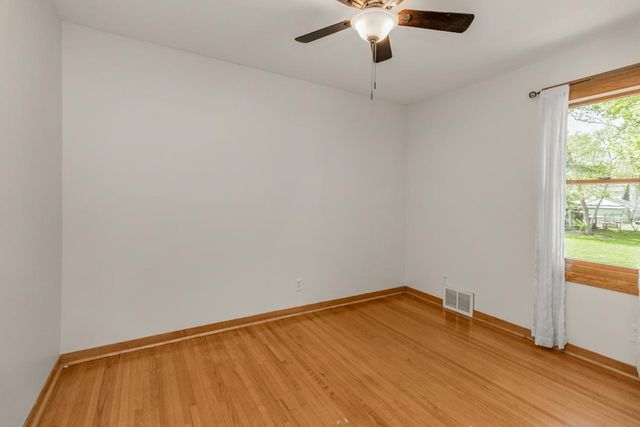 2065 William Street, Roseville, MN 55113