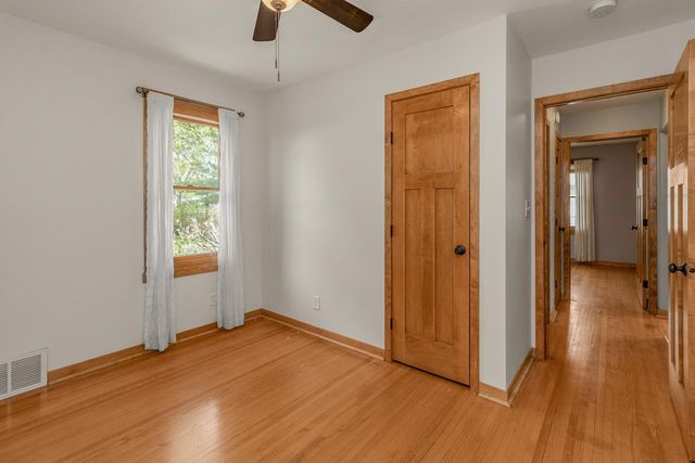 2065 William Street, Roseville, MN 55113