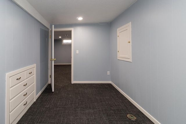 2065 William Street, Roseville, MN 55113