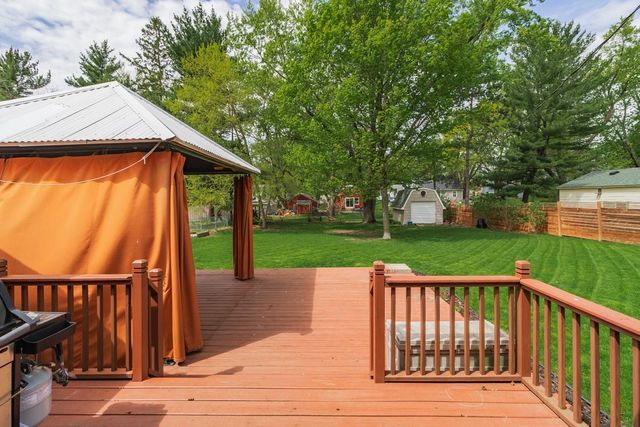 2065 William Street, Roseville, MN 55113