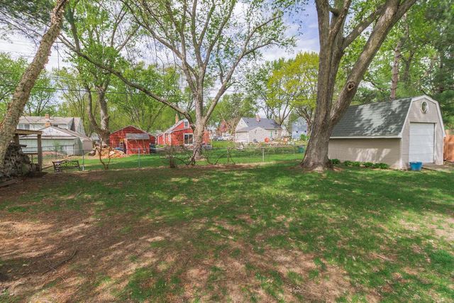 2065 William Street, Roseville, MN 55113