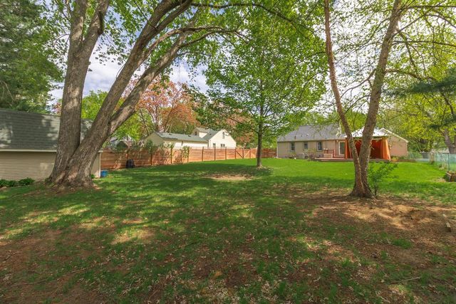 2065 William Street, Roseville, MN 55113