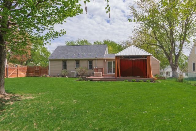 2065 William Street, Roseville, MN 55113