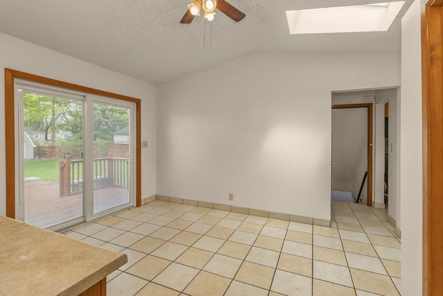 2065 William Street, Roseville, MN 55113