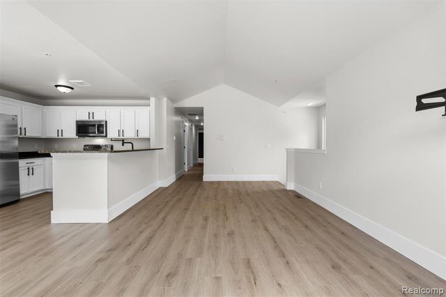 21914 Aberdeen Drive 30, Macomb, MI 48042