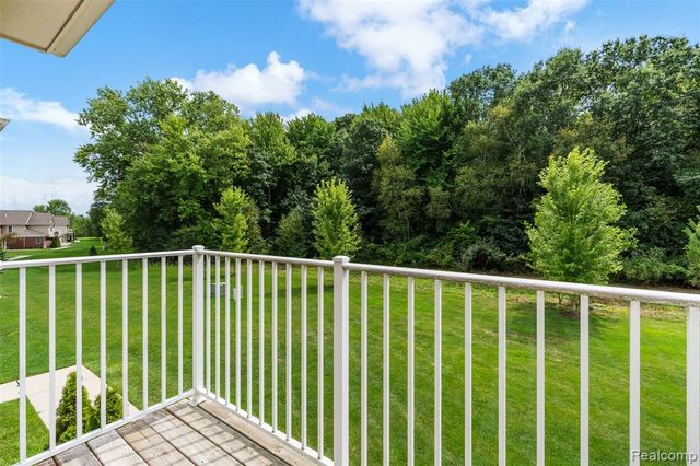 21914 Aberdeen Drive 30, Macomb, MI 48042
