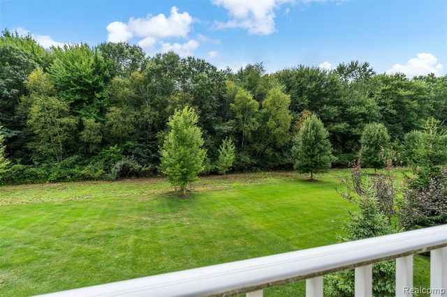 21914 Aberdeen Drive 30, Macomb, MI 48042