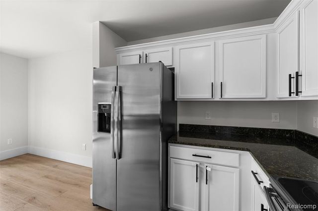 21914 Aberdeen Drive 30, Macomb, MI 48042