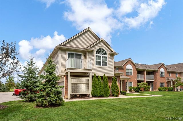 21914 Aberdeen Drive 30, Macomb, MI 48042