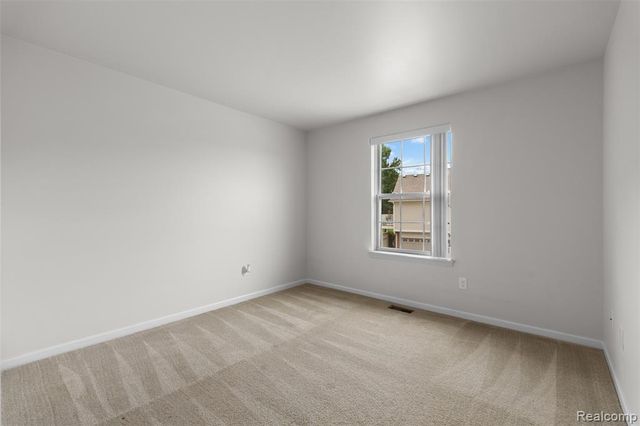 21914 Aberdeen Drive 30, Macomb, MI 48042