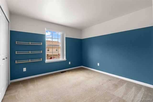 21914 Aberdeen Drive 30, Macomb, MI 48042