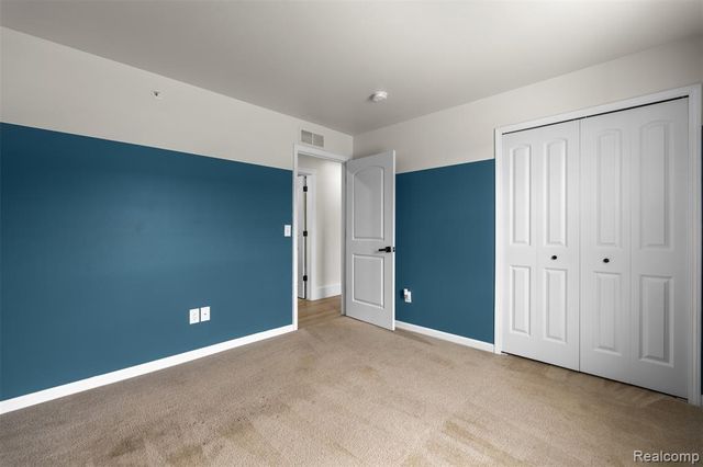 21914 Aberdeen Drive 30, Macomb, MI 48042