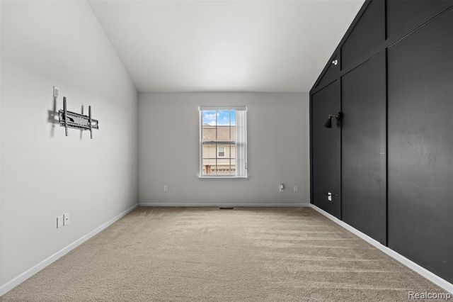 21914 Aberdeen Drive 30, Macomb, MI 48042