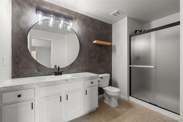 21914 Aberdeen Drive 30, Macomb, MI 48042
