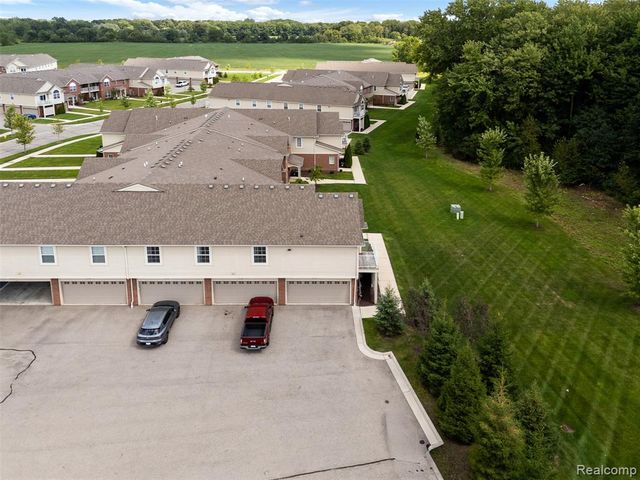21914 Aberdeen Drive 30, Macomb, MI 48042