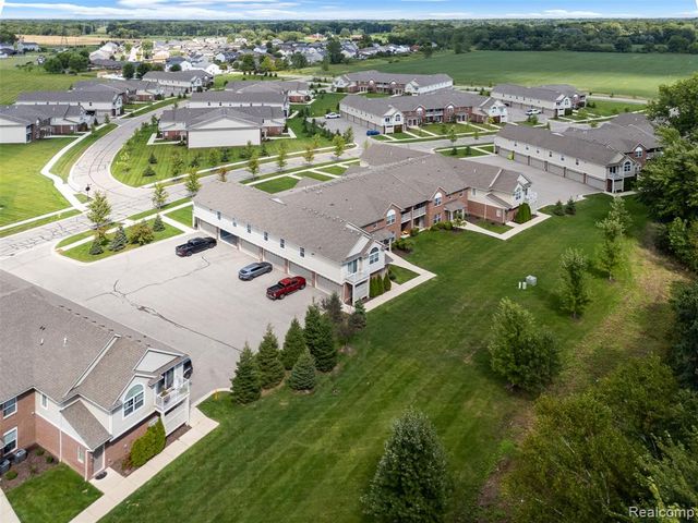 21914 Aberdeen Drive 30, Macomb, MI 48042