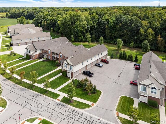 21914 Aberdeen Drive 30, Macomb, MI 48042