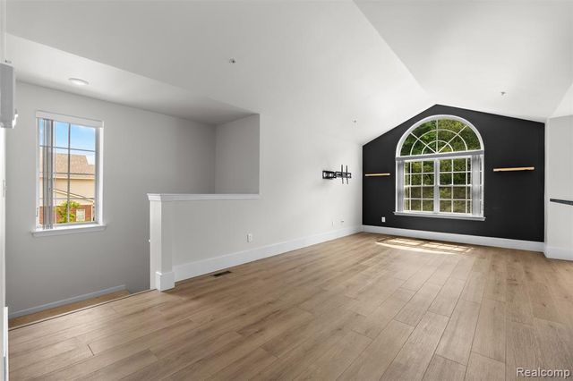 21914 Aberdeen Drive 30, Macomb, MI 48042